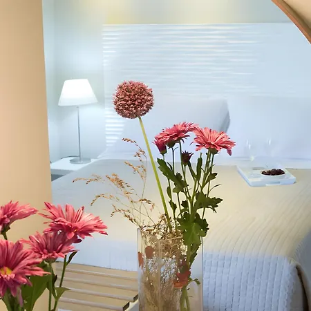 Romantic Gialos Over Mikros Vila *