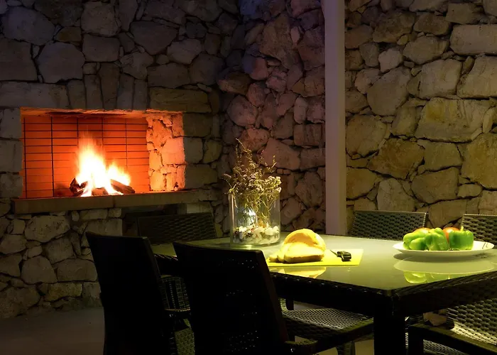 Romantic Gialos Over Mikros *